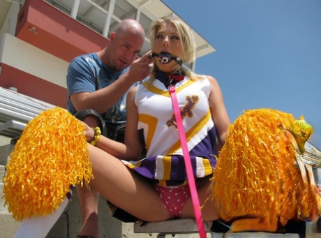 Shawna Lenee sexy model image