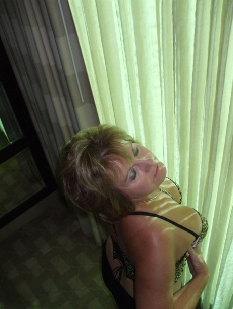 mature asstures erotic galleries