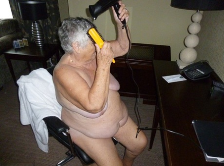 amateur granny fucks young nude photo