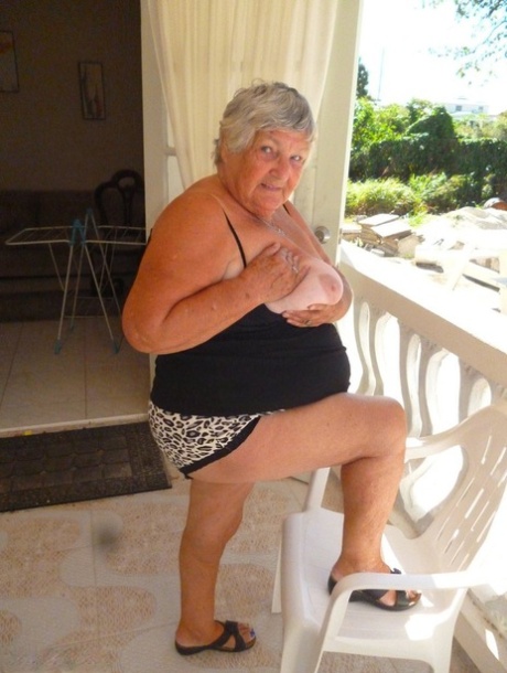 granny oma es geile art nude picture