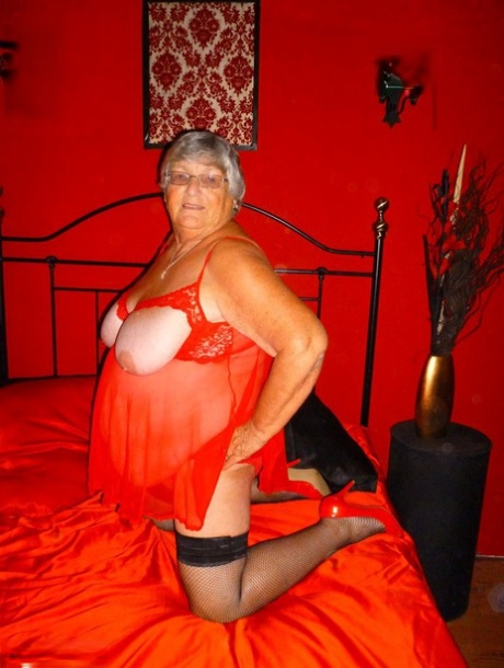 granny amateurs flash xxx picture