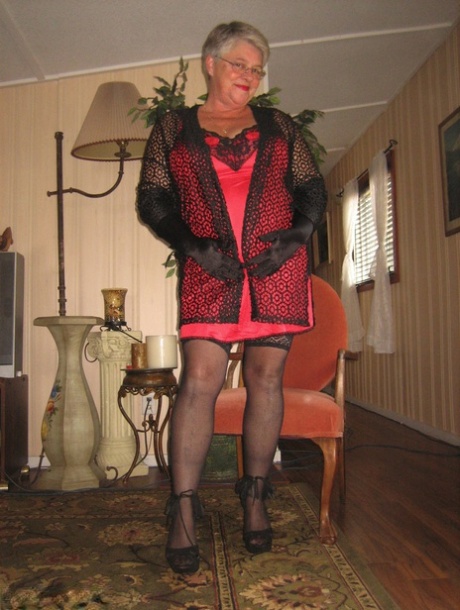 old granny skirt hot naked photos