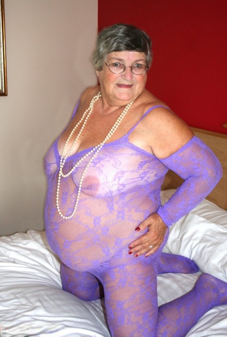 granny burger hot nude pictures