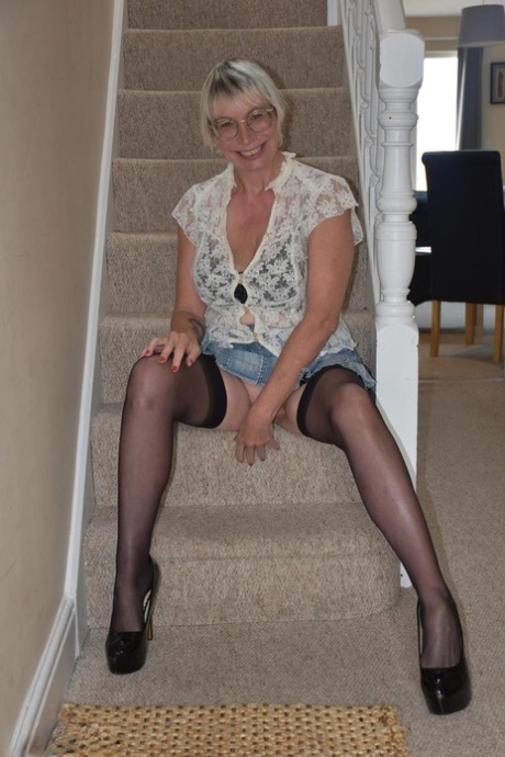 granny pleasure beautiful xxx img