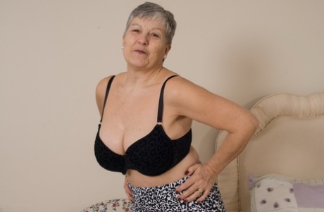 mature pussy tits hot pic