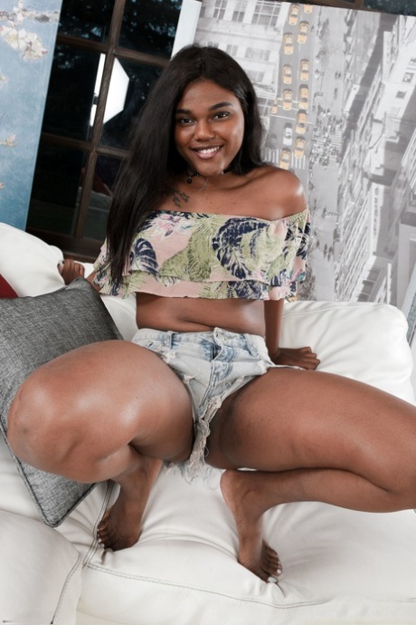 Yara Skye erotic model images