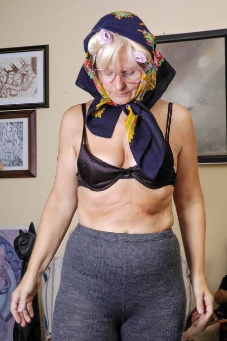 going down on an older woman exclusive galleries